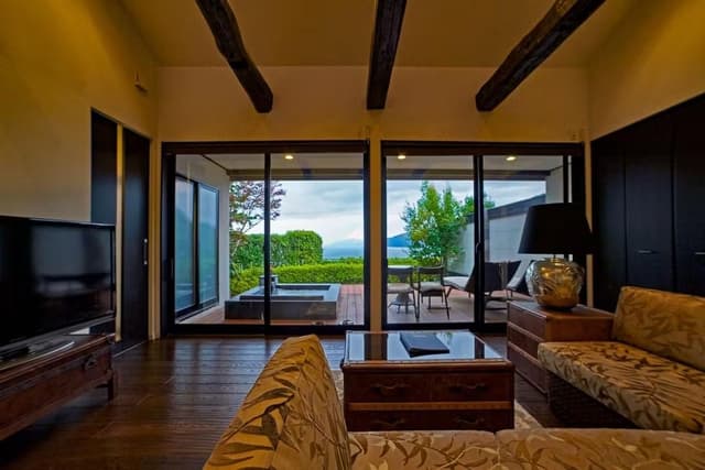 Niji No Ha Guestroom with Open-Air Bath