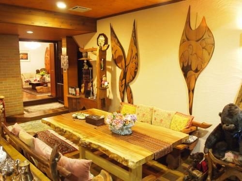 เพทิท โฮเต็ล คอรินเทียน (Petit Hotel Corinthian)2