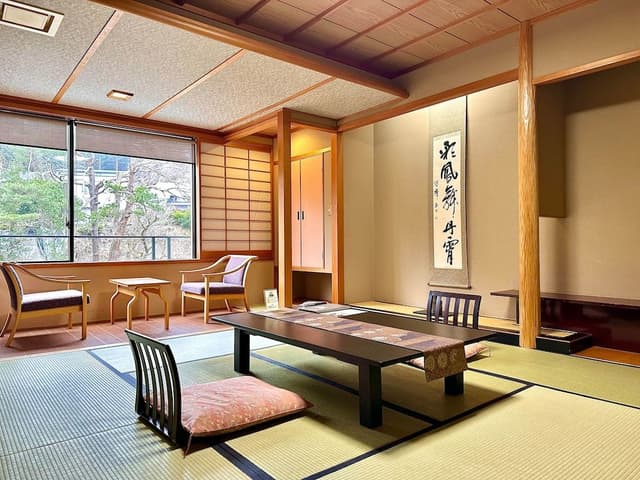 Traditional Quadruple Room, Non Smoking, Garden View (with toilet/sink/bath, east building)