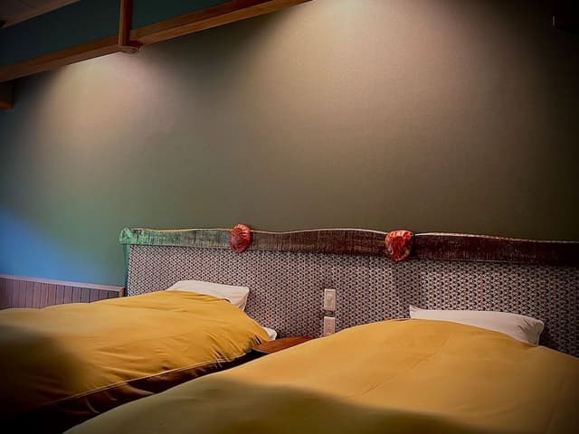 Design Quadruple Room, Non Smoking, Garden View (with toilet/sink/bath, east building)
