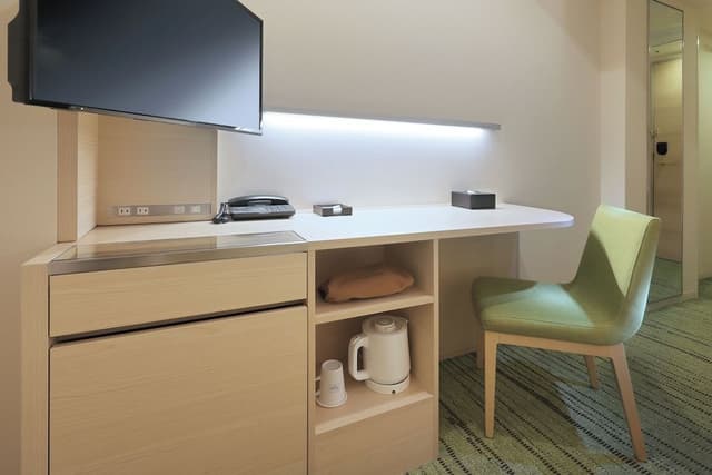 Single Room, Smoking