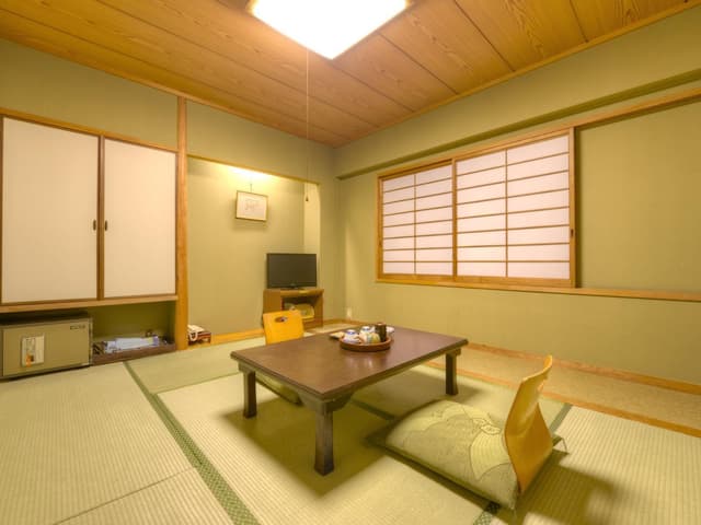 Run of House Room for 3 People
