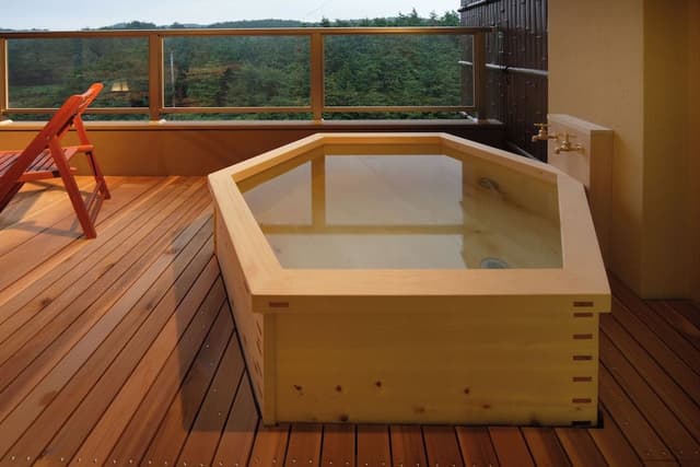 Economy Triple Room, Multiple Beds, Mountain View