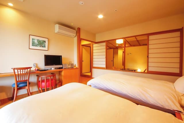 Comfort Quadruple Room, Mountain View