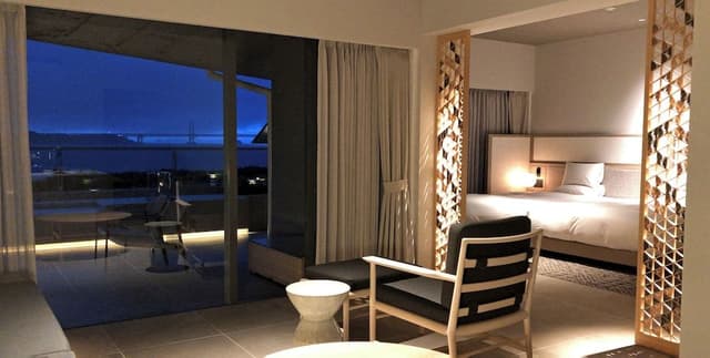 Luxury Twin Room, Balcony, Corner (210)
