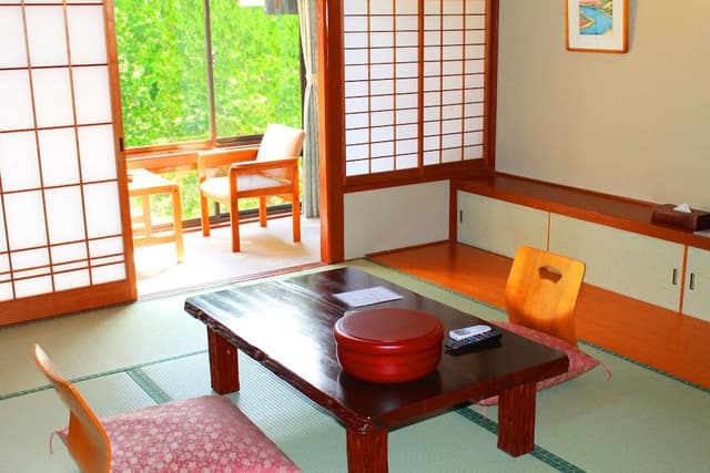 Japanese Style Room, Run of House