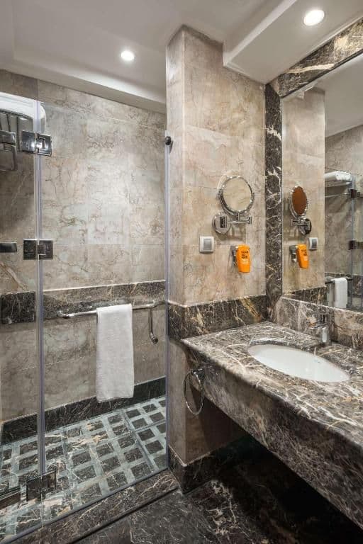 Triple Guest Room