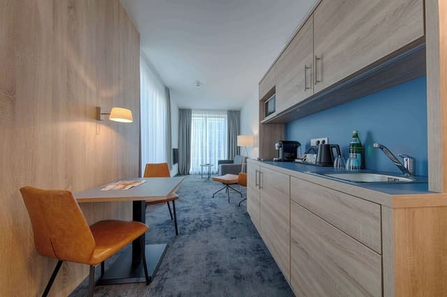 Standard Apartment, 1 King Bed, Kitchenette