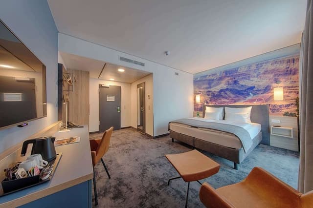 Comfort Room, 1 King Bed (Larger Room)