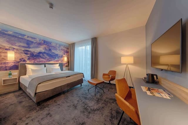 Comfort Room, 1 King Bed (Larger Room)