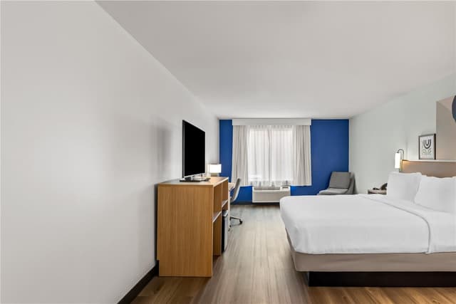 1 KING BED