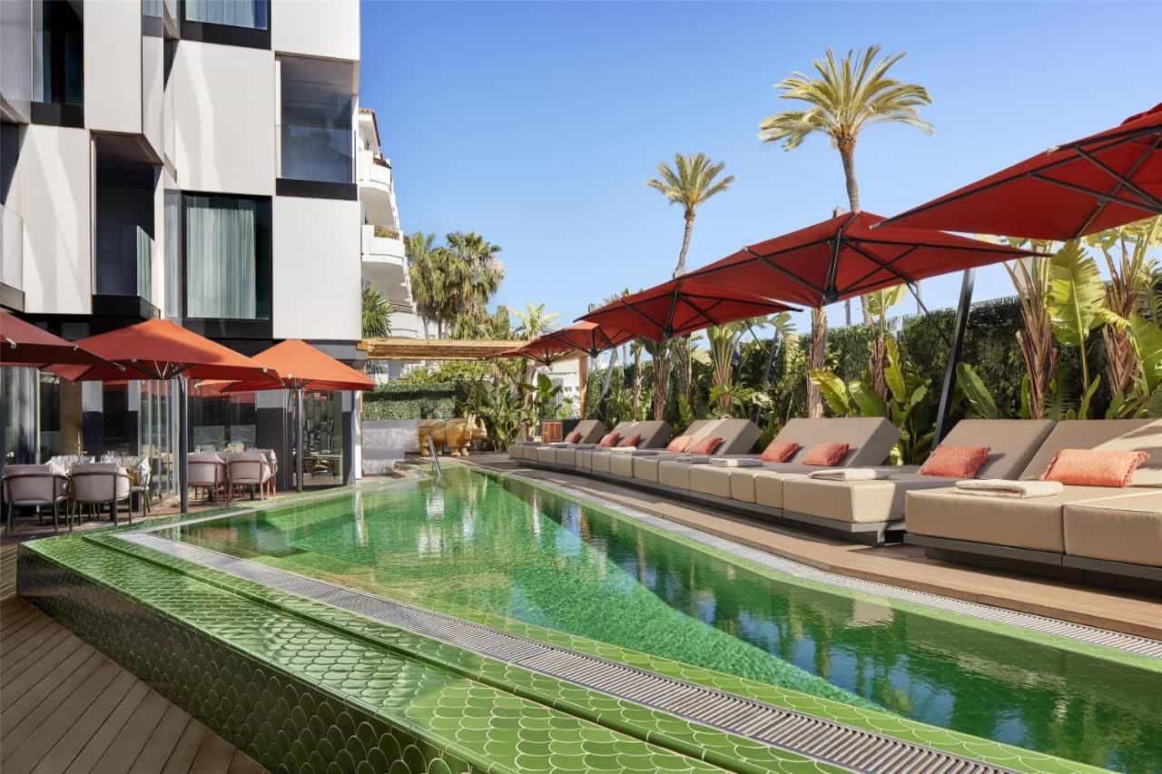 Sir Joan Hotel