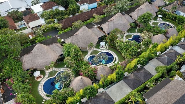 5 Bedroom Pool Villa (Interconnecting of 1 unit 3 Bedroom Villa and 1 unit of 2 Bedroom Villa)