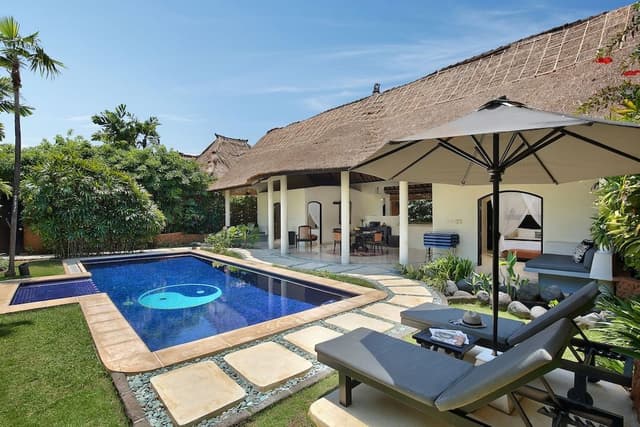 8 Bedrooms Pool Villa (Interconnecting of two units 3 Bedroom Villas and 1 unit of 2 Bedroom Villa)