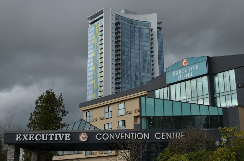 Executive Suites Hotel Metro Vancouver3
