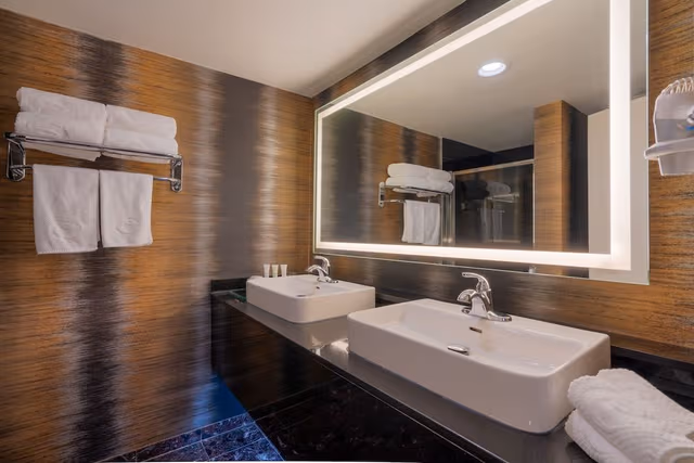 Honeymoon Suite