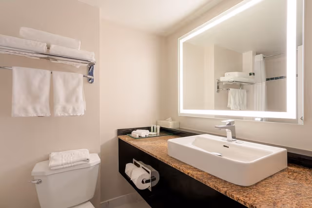 Full Kitchen Suite (Run Of House: Queen, King or 2 Double)
