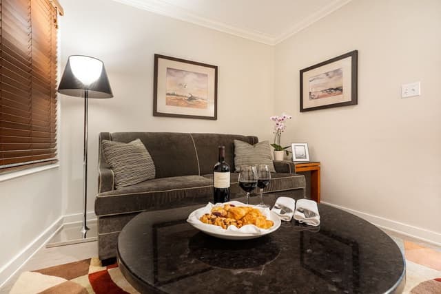 Full Kitchen Suite (Run Of House: Queen, King or 2 Double)