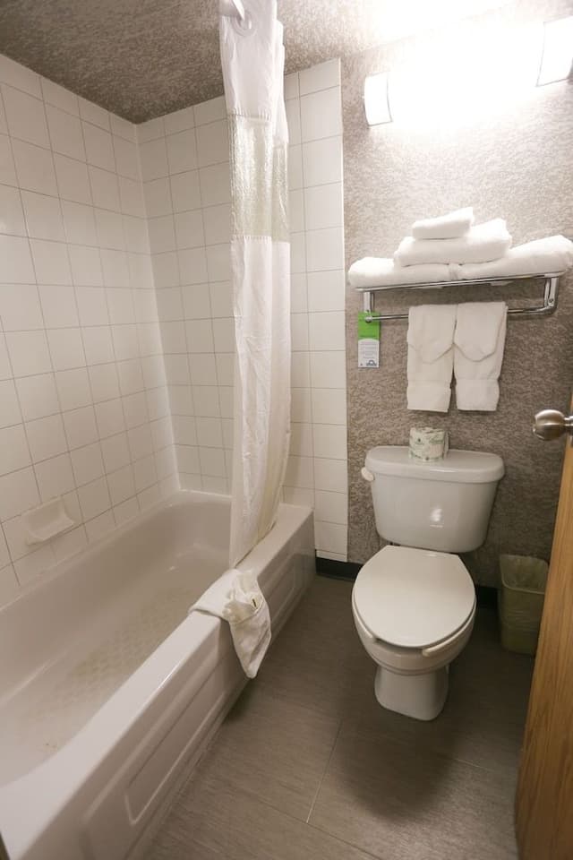 Family Suite, 2 Queen Beds, Non Smoking