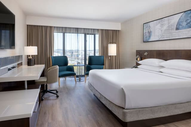 Club Room, 1 King Bed
