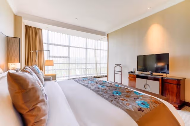 Suite, 1 King Bed (Prestige)