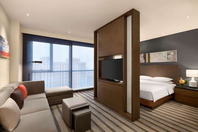 Studio, 1 King Bed, Kitchen