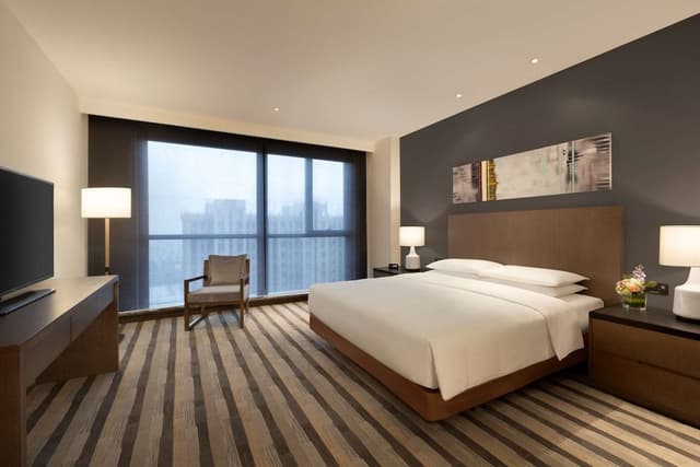 Suite, 1 Bedroom, Kitchen (1 King Bed)
