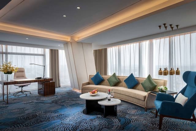 Deluxe Suite