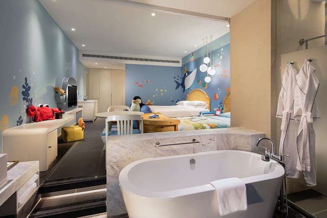CARTOON THEME FAMILY ROOM
