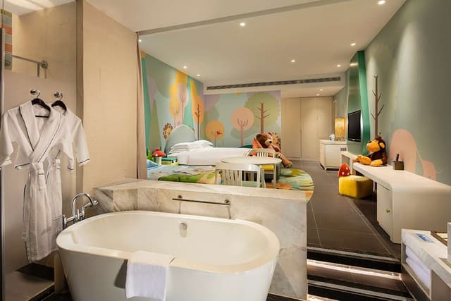 CARTOON THEME FAMILY ROOM