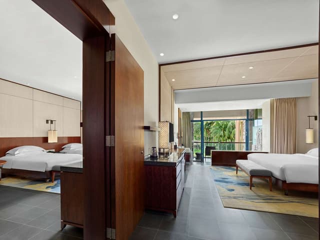 KING DELUXE OCEAN VIEW ROOM