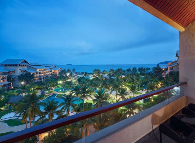 KING DOUBLE BALCONY DELUXE OCEAN VIEW SUITE