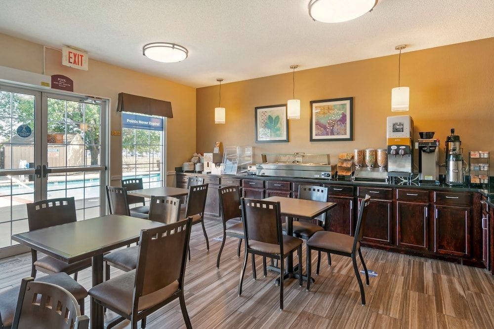 Best Western Governors Inn & Suites2