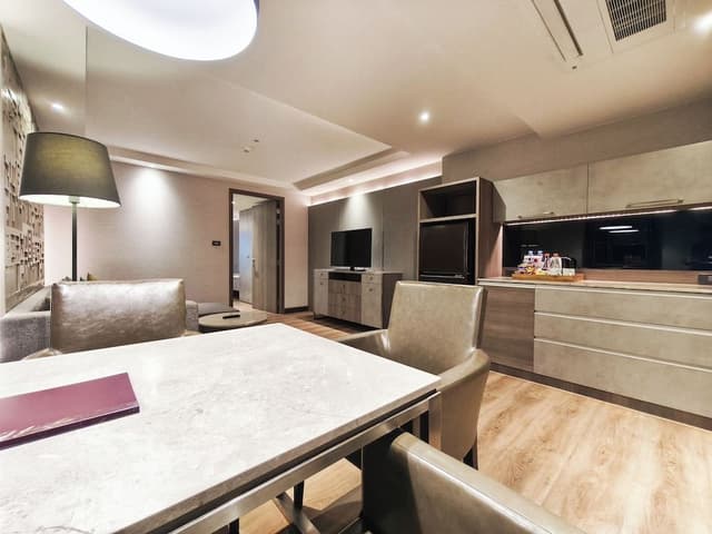 One Bedroom Executive Suite King Bed