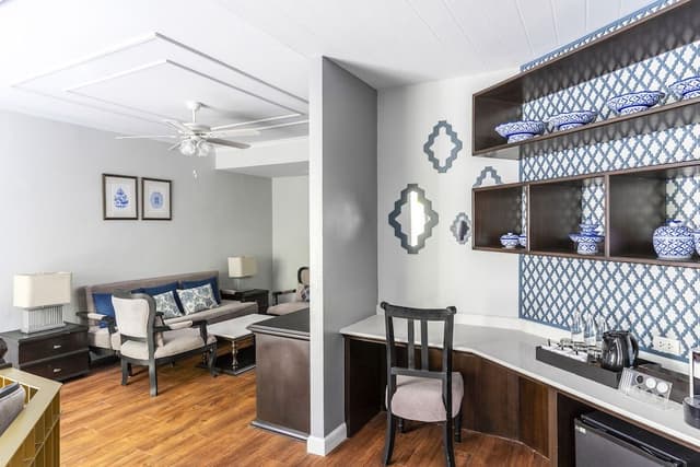 Executive Jacuzzi Suite