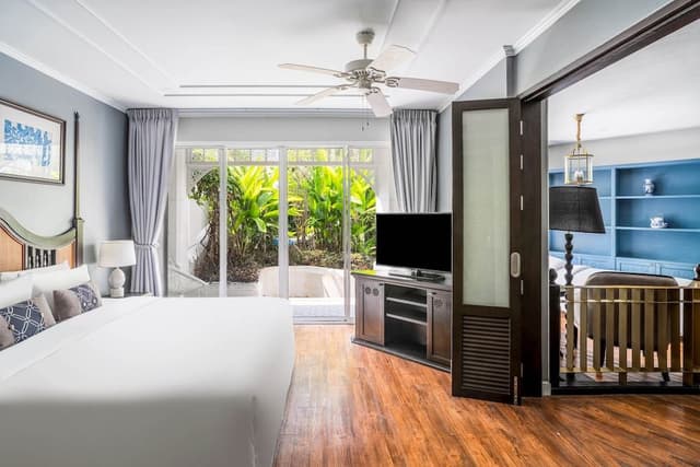 Executive Jacuzzi Suite