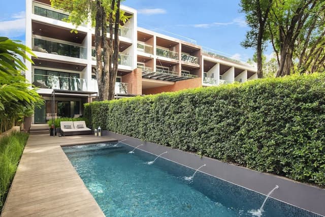 Pool Suite