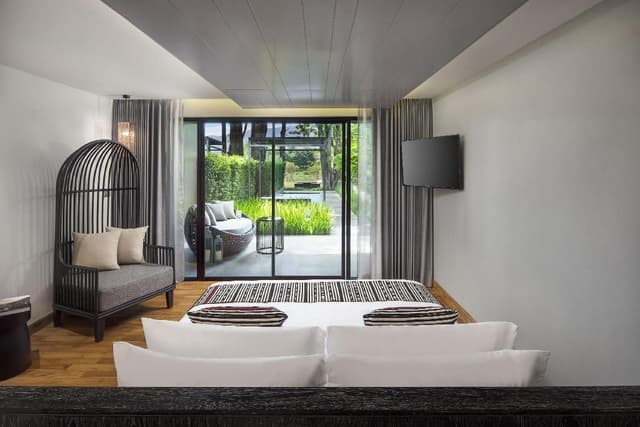 Pool Suite