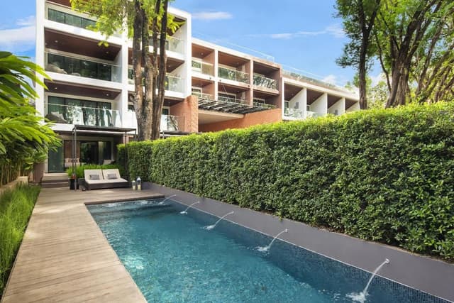Pool Suite