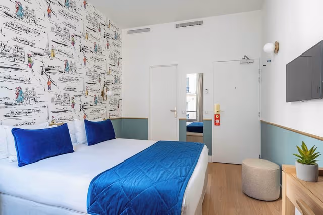 Standard Double room - Complimentary soft minibar, courtesy tray, Chromecast - Snacks, digital press