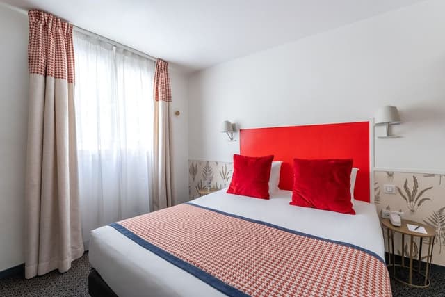 Connecting rooms, 2 bedrooms, Includes soft minibar, courtesy tray, Chromecast, Digital press
