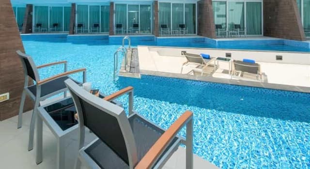 One Bedroom Suite Pool Access