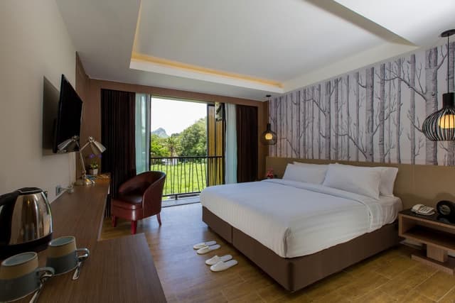 Deluxe King Room