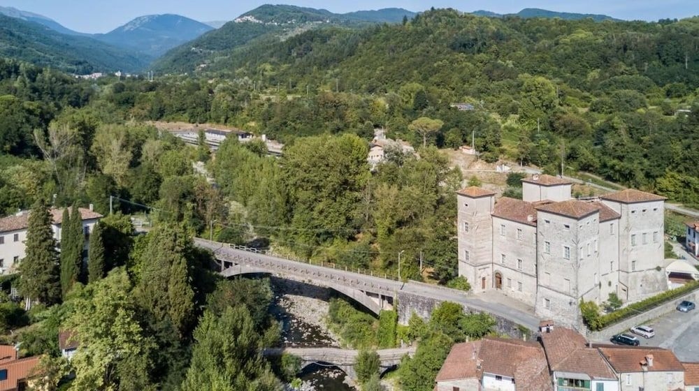 Castello di Pontebosio Luxury Resort1
