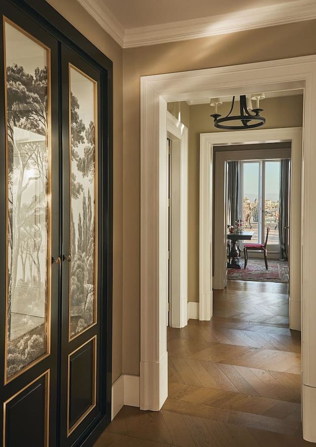 Suite (De La Ville)
