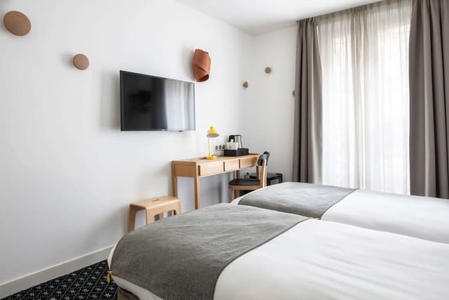 Standard Twin room - Complimentary soft minibar, courtesy tray, Chromecast, digital press