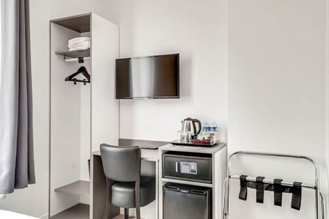 Standard Double Room, 1 Queen Bed, Mobility Accessible, Non Smoking