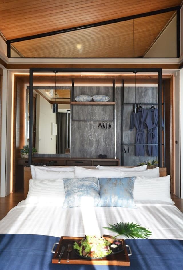 Seaview Pool Nest