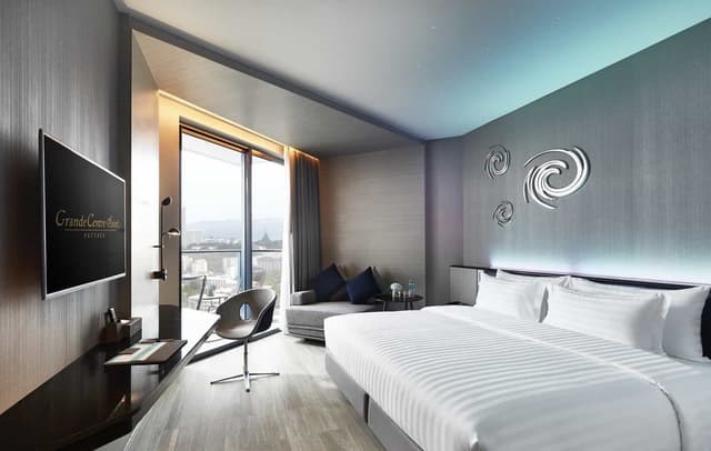 Deluxe Seaview