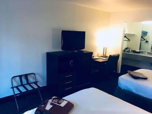 Standard Room, 1 Queen Bed